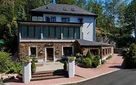 Penzion A Restaurace Bily Mlyn